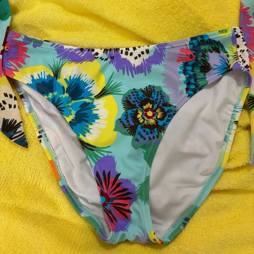 Victoria's Secret Multi Color Bottom Mid Rise Bikini top with removable padding